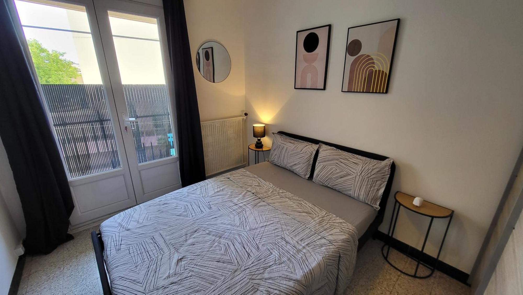 Les Tourterelles D'Avignon 2 Apartment Екстериор снимка